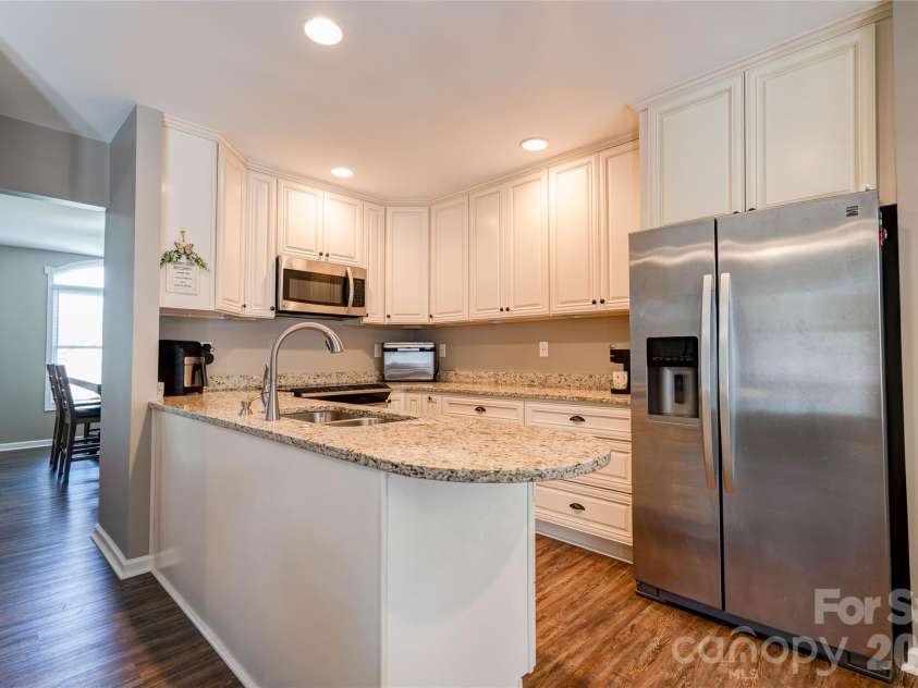 123 Creekside Drive, Shelby, NC 28152.  MLS# CAR4364851, YatesRealty ID 12826. 