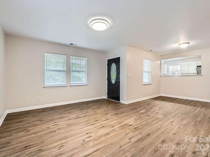 2424 Pitts Drive, Charlotte, NC 28216.  MLS# CAR4253612, YatesRealty ID 12826. 