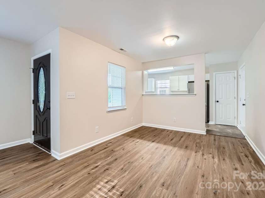 2424 Pitts Drive, Charlotte, NC 28216.  MLS# CAR4253612, YatesRealty ID 12826. 