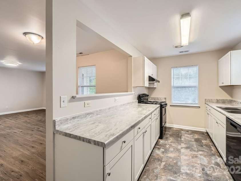 2424 Pitts Drive, Charlotte, NC 28216.  MLS# CAR4253612, YatesRealty ID 12826. 