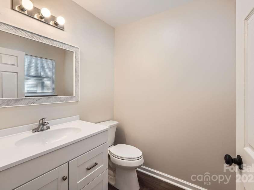 2424 Pitts Drive, Charlotte, NC 28216.  MLS# CAR4253612, YatesRealty ID 12826. 