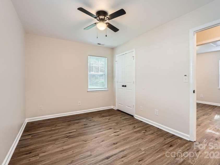 2424 Pitts Drive, Charlotte, NC 28216.  MLS# CAR4253612, YatesRealty ID 12826. 