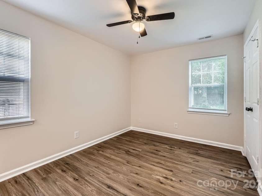 2424 Pitts Drive, Charlotte, NC 28216.  MLS# CAR4253612, YatesRealty ID 12826. 