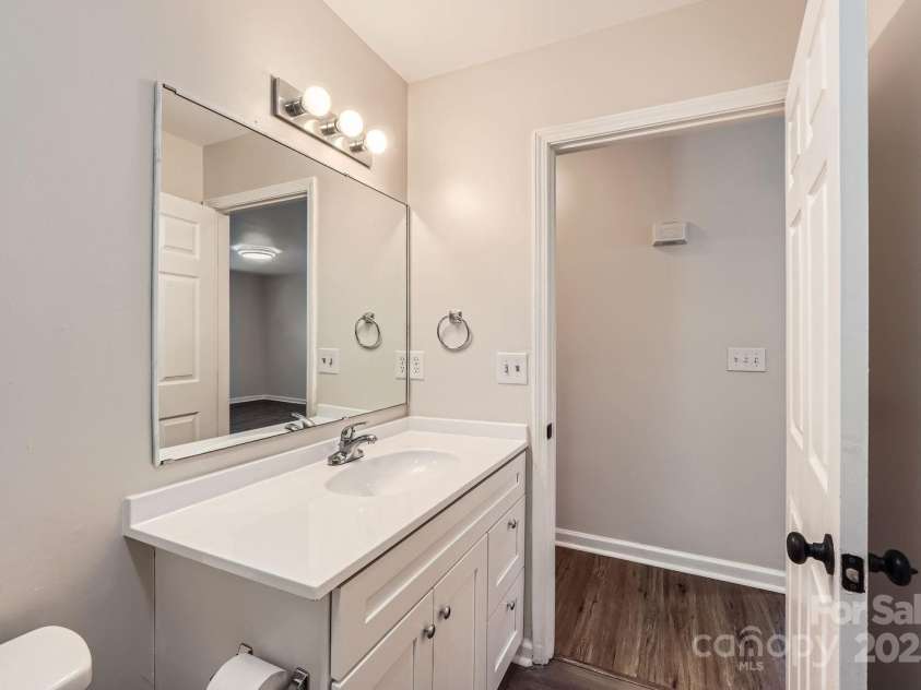 2424 Pitts Drive, Charlotte, NC 28216.  MLS# CAR4253612, YatesRealty ID 12826. 