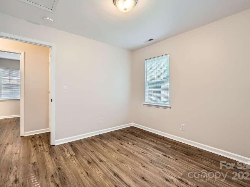 2424 Pitts Drive, Charlotte, NC 28216.  MLS# CAR4253612, YatesRealty ID 12826. 