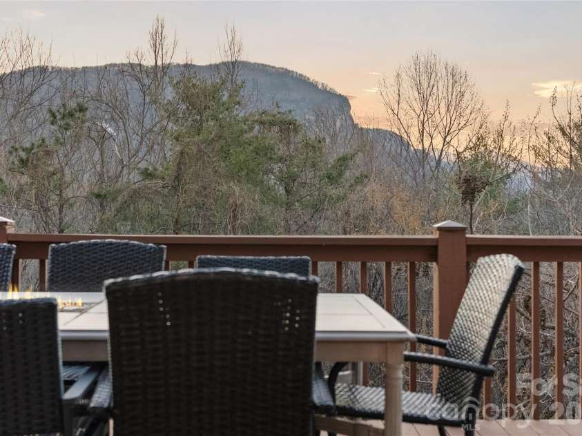 173 Mistletoe Park, Lake Lure, NC 28746.  MLS# CAR4364137, YatesRealty ID 12827. 