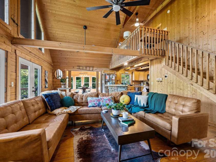 173 Mistletoe Park, Lake Lure, NC 28746.  MLS# CAR4364137, YatesRealty ID 12827. 