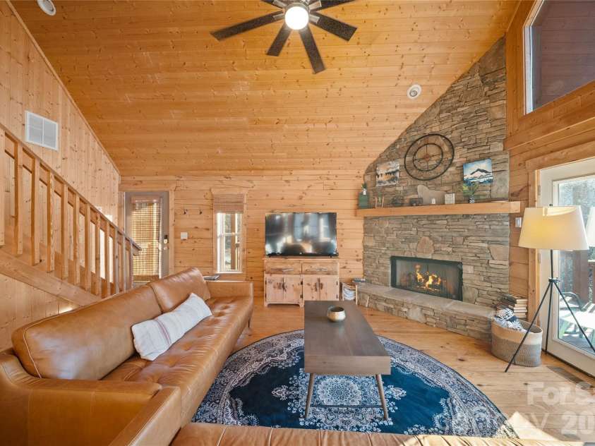 173 Mistletoe Park, Lake Lure, NC 28746.  MLS# CAR4364137, YatesRealty ID 12827. 