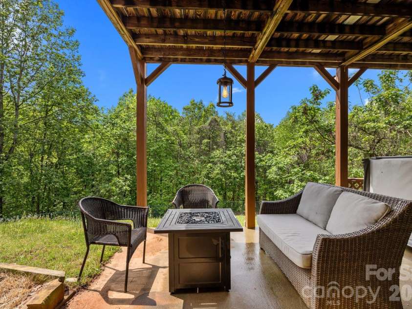 173 Mistletoe Park, Lake Lure, NC 28746.  MLS# CAR4364137, YatesRealty ID 12827. 