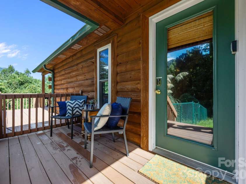 173 Mistletoe Park, Lake Lure, NC 28746.  MLS# CAR4364137, YatesRealty ID 12827. 