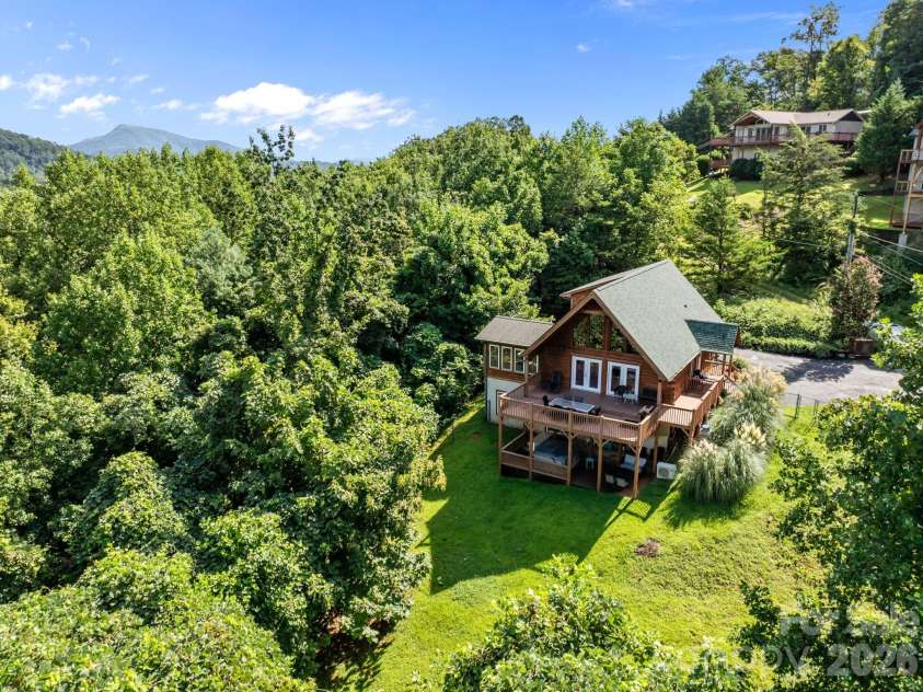 173 Mistletoe Park, Lake Lure, NC 28746.  MLS# CAR4364137, YatesRealty ID 12827. 