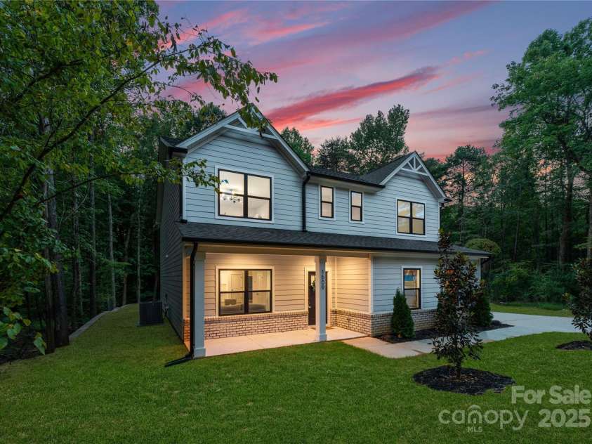 6524 Robert Street, Huntersville, NC 28078.  MLS# CAR4246721, YatesRealty ID 12827. Representation