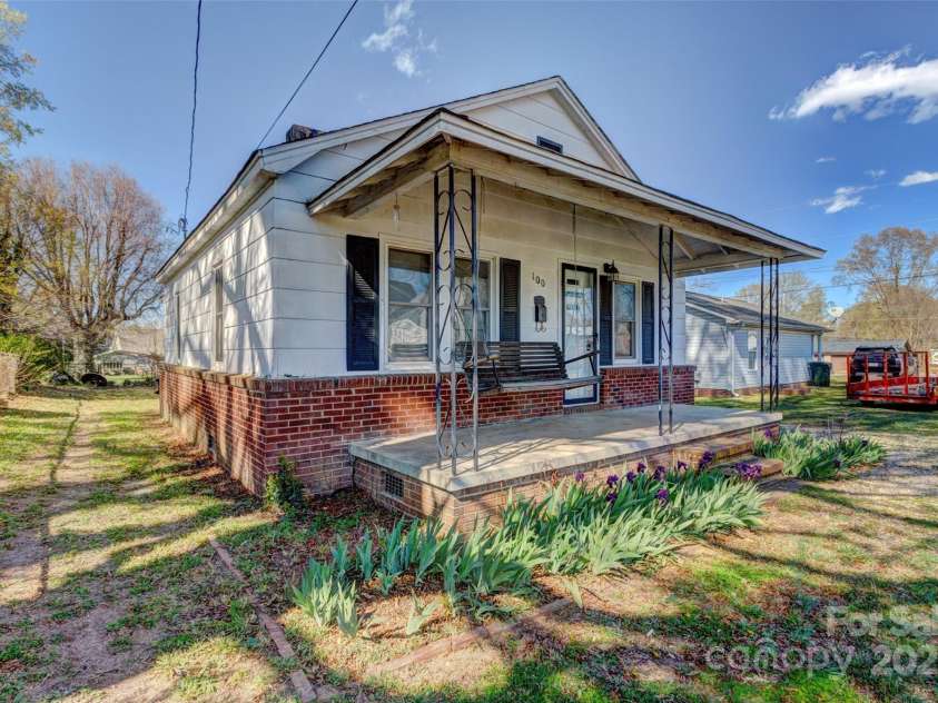 100 3rd Street, Cherryville, NC 28021.  MLS# CAR4240655, YatesRealty ID 12828. 