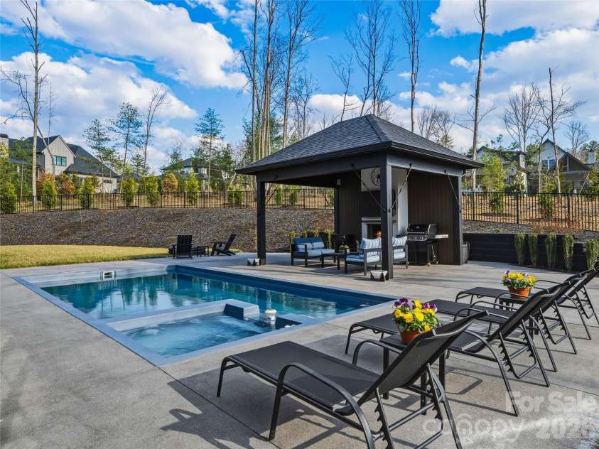361 Belle Isle Way, Asheville, NC 28803.  MLS# CAR4368503, YatesRealty ID 12828. 