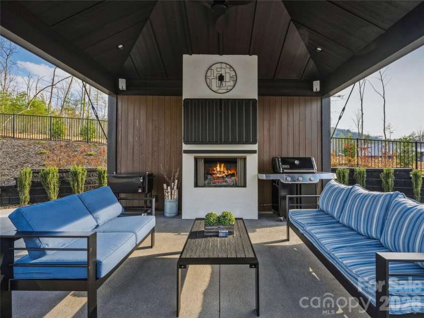 361 Belle Isle Way, Asheville, NC 28803.  MLS# CAR4368503, YatesRealty ID 12828. 