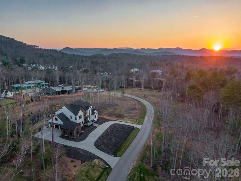 361 Belle Isle Way, Asheville, NC 28803.  MLS# CAR4368503, YatesRealty ID 12828. 