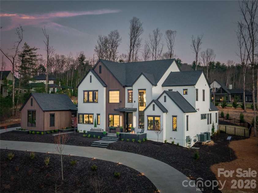361 Belle Isle Way, Asheville, NC 28803.  MLS# CAR4368503, YatesRealty ID 12828. 
