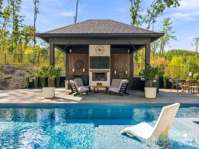 361 Belle Isle Way, Asheville, NC 28803.  MLS# CAR4368503, YatesRealty ID 12828. 