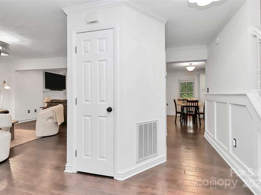 11 Tanglewood Road, Lake Wylie, SC 29710.  MLS# CAR4237959, YatesRealty ID 12829. Beautifully crafted molding throughout