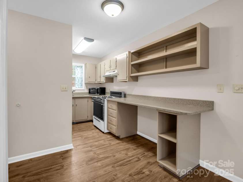 38 Renea Drive, Brevard, NC 28712.  MLS# CAR4325098, YatesRealty ID 1283. 