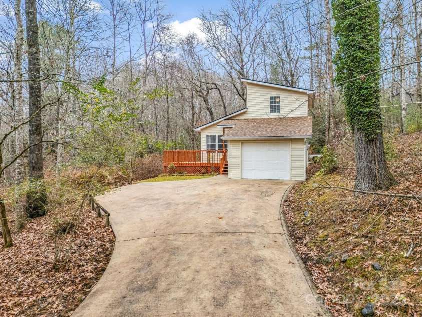 38 Renea Drive, Brevard, NC 28712.  MLS# CAR4325098, YatesRealty ID 1283. 