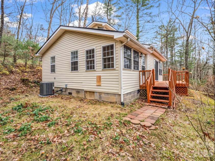 38 Renea Drive, Brevard, NC 28712.  MLS# CAR4325098, YatesRealty ID 1283. 