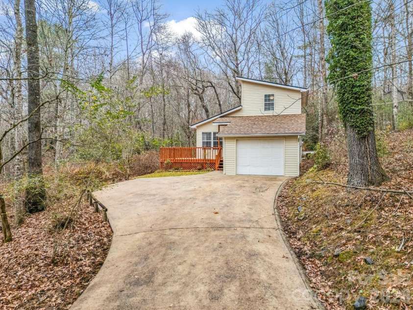 38 Renea Drive, Brevard, NC 28712.  MLS# CAR4325098, YatesRealty ID 1283. 