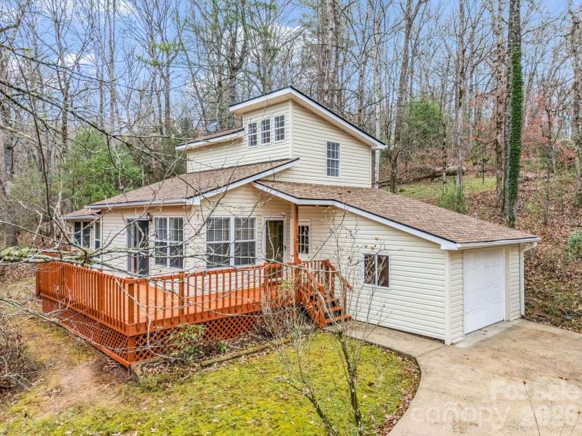 38 Renea Drive, Brevard, NC 28712.  MLS# CAR4325098, YatesRealty ID 1283. 