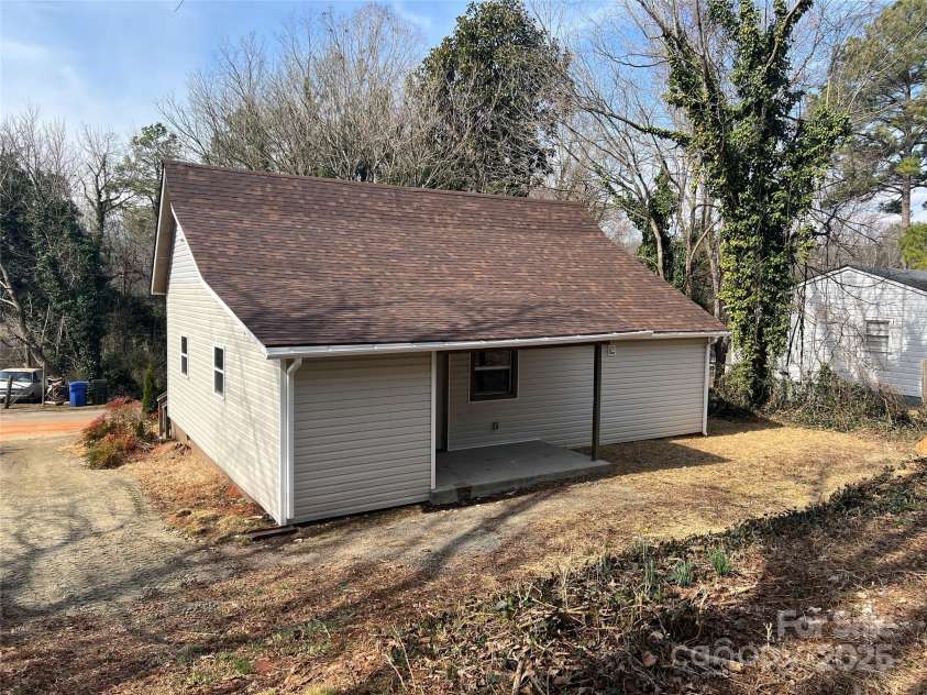 246 Elm Street, Rutherfordton, NC 28139.  MLS# CAR4230869, YatesRealty ID 12830. 