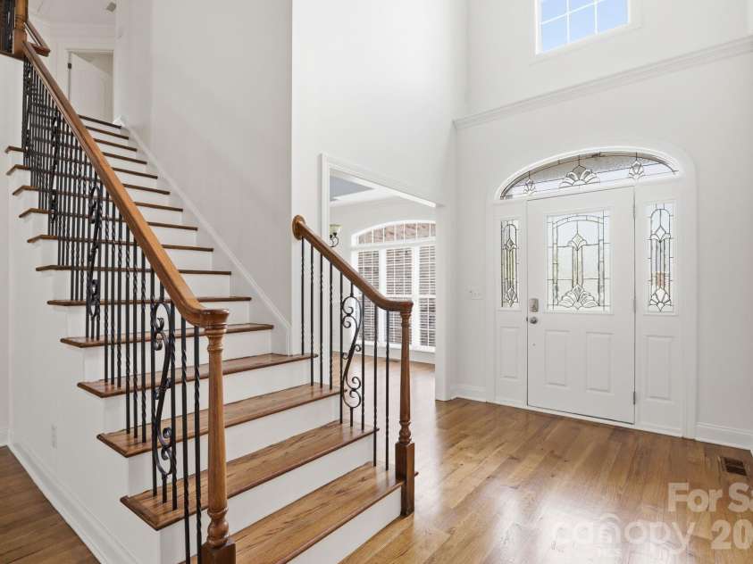 3052 17th Street Court, Hickory, NC 28601.  MLS# CAR4364517, YatesRealty ID 12830. 