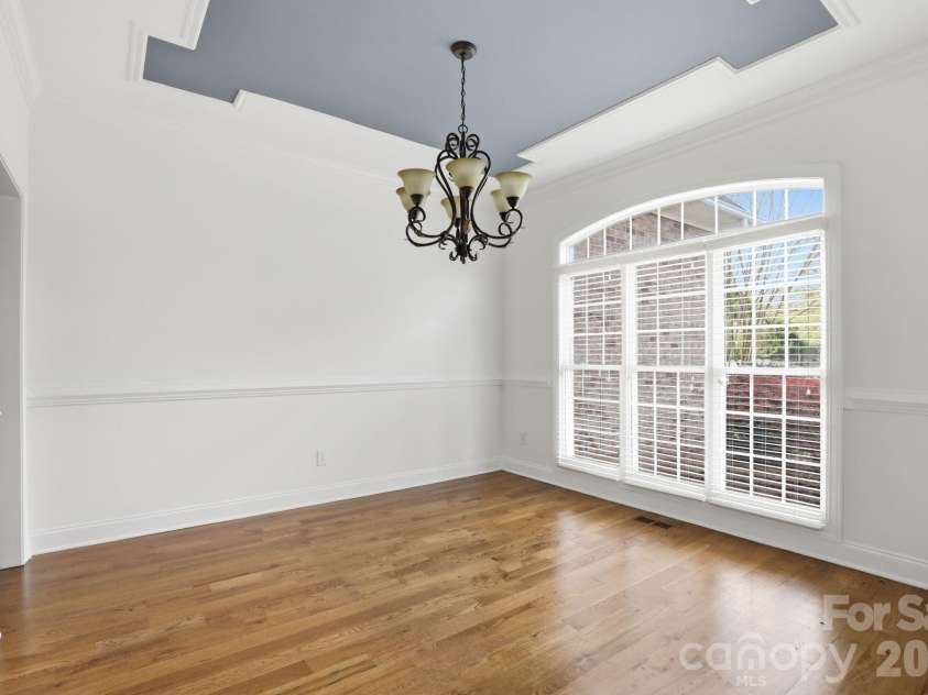 3052 17th Street Court, Hickory, NC 28601.  MLS# CAR4364517, YatesRealty ID 12830. 