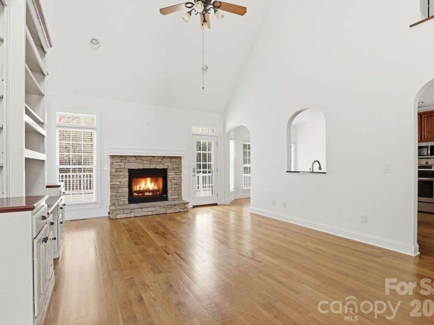 3052 17th Street Court, Hickory, NC 28601.  MLS# CAR4364517, YatesRealty ID 12830. 