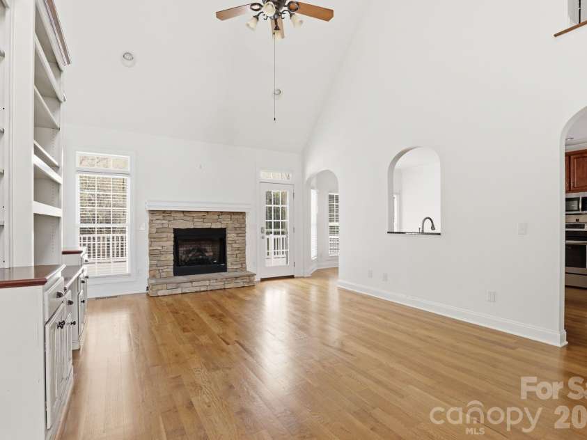 3052 17th Street Court, Hickory, NC 28601.  MLS# CAR4364517, YatesRealty ID 12830. 