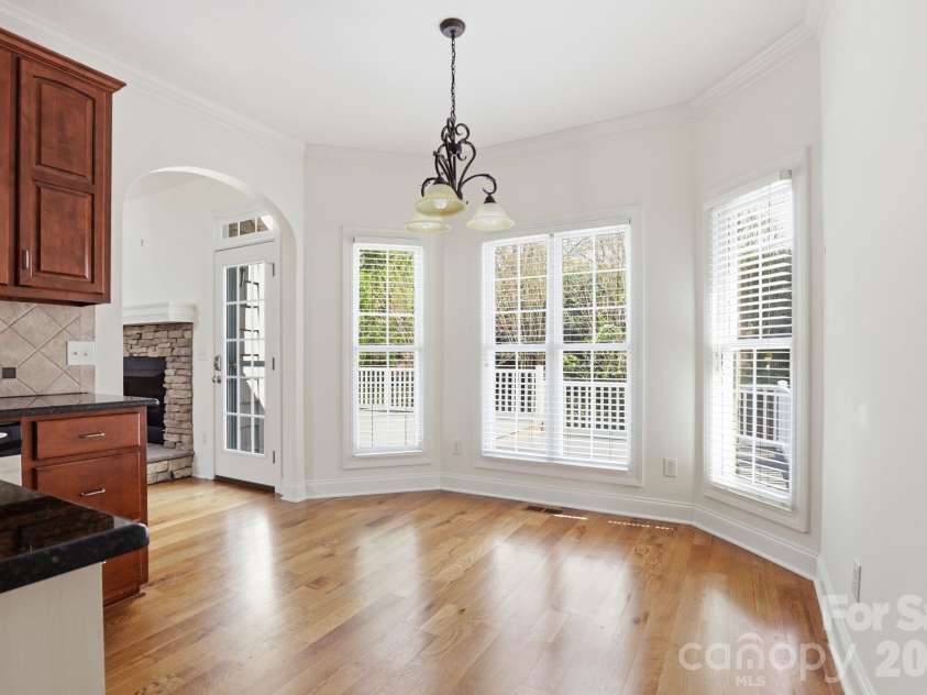 3052 17th Street Court, Hickory, NC 28601.  MLS# CAR4364517, YatesRealty ID 12830. 