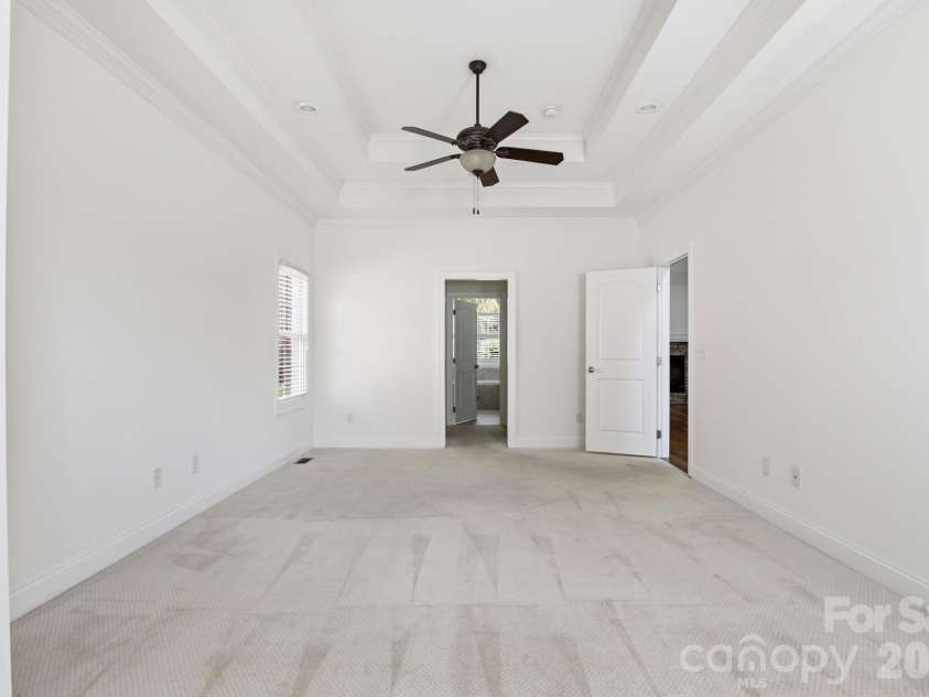 3052 17th Street Court, Hickory, NC 28601.  MLS# CAR4364517, YatesRealty ID 12830. 