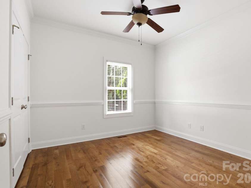 3052 17th Street Court, Hickory, NC 28601.  MLS# CAR4364517, YatesRealty ID 12830. 