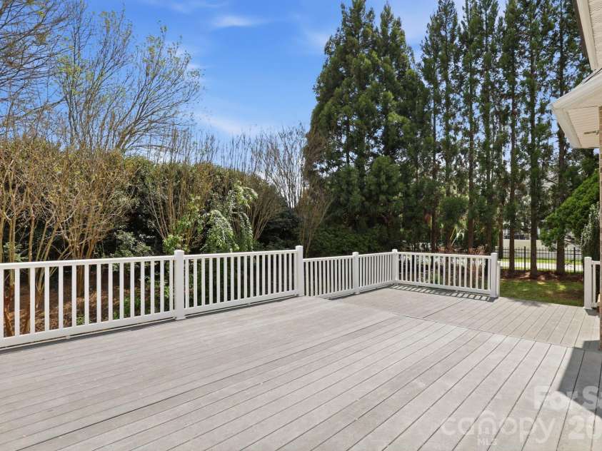 3052 17th Street Court, Hickory, NC 28601.  MLS# CAR4364517, YatesRealty ID 12830. 