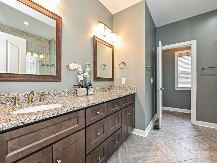 6144 Abergele Lane, Matthews, NC 28104.  MLS# CAR4241009, YatesRealty ID 12831. 