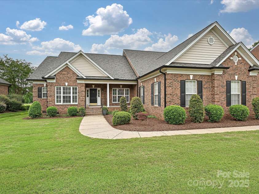 6144 Abergele Lane, Matthews, NC 28104.  MLS# CAR4241009, YatesRealty ID 12831. 