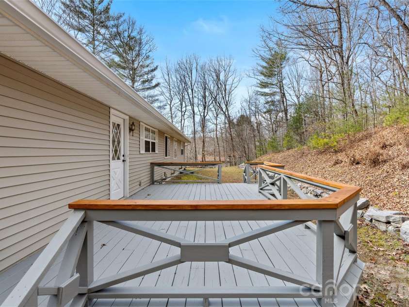 177 Country Road, Brevard, NC 28712.  MLS# CAR4331817, YatesRealty ID 12832. 