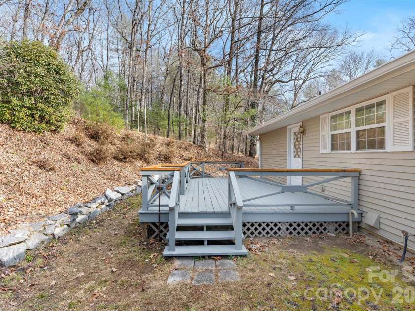 177 Country Road, Brevard, NC 28712.  MLS# CAR4331817, YatesRealty ID 12832. 