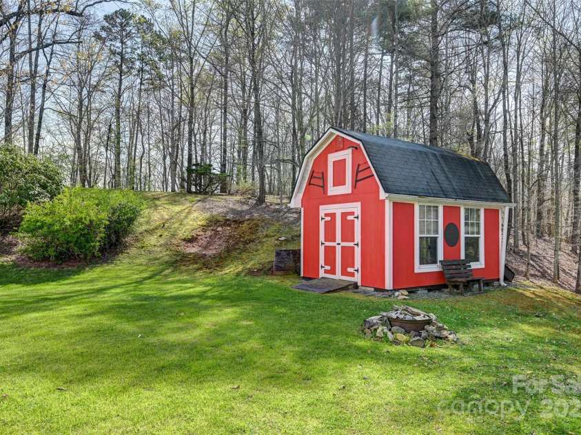 89 Mount Airy Road, Marshall, NC 28753.  MLS# CAR4248470, YatesRealty ID 12832. 