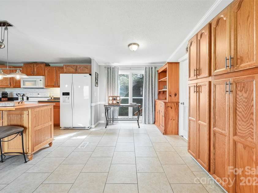 89 Mount Airy Road, Marshall, NC 28753.  MLS# CAR4248470, YatesRealty ID 12832. 