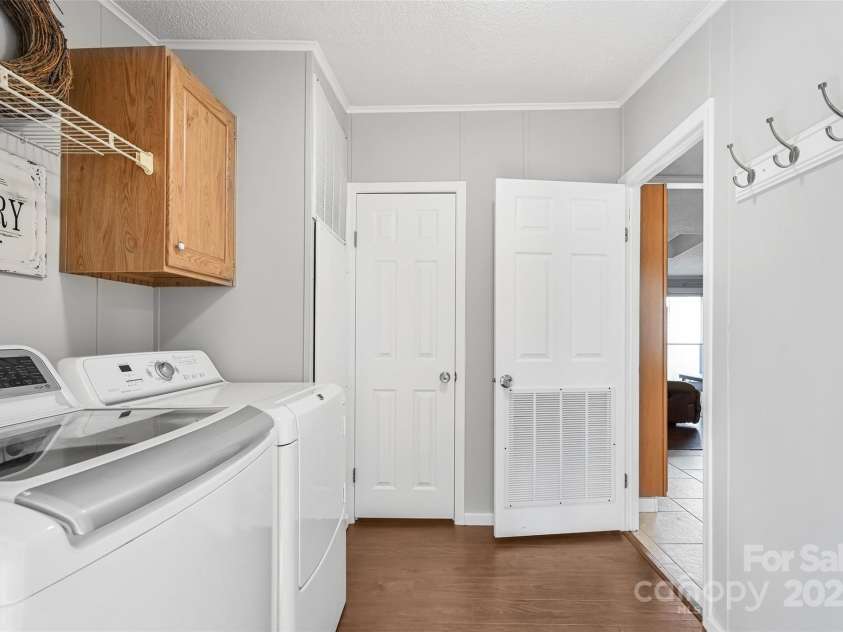 89 Mount Airy Road, Marshall, NC 28753.  MLS# CAR4248470, YatesRealty ID 12832. 