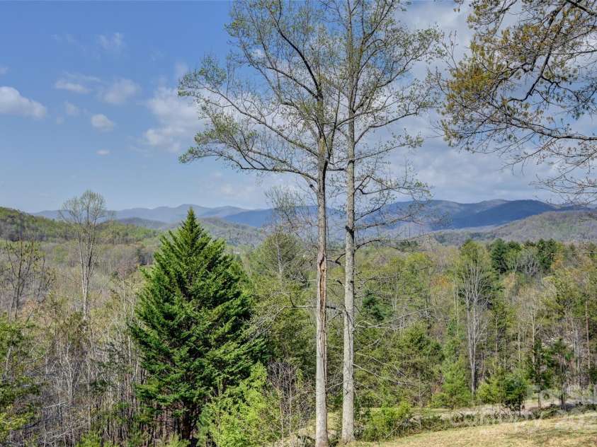 89 Mount Airy Road, Marshall, NC 28753.  MLS# CAR4248470, YatesRealty ID 12832. 