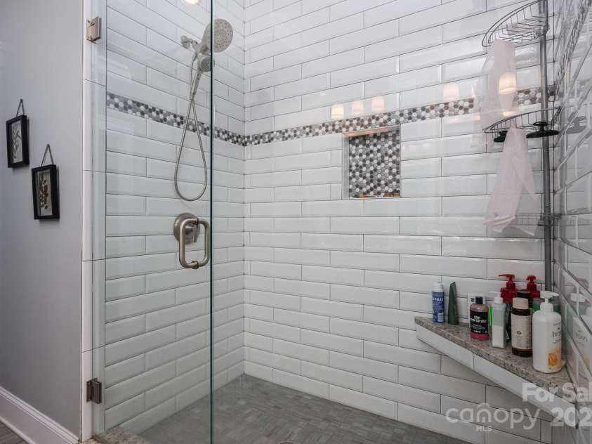 413 Nobles Way, Belmont, NC 28012.  MLS# CAR4249214, YatesRealty ID 12834. 