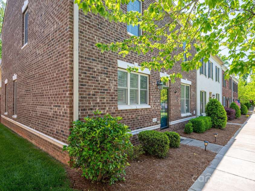 413 Nobles Way, Belmont, NC 28012.  MLS# CAR4249214, YatesRealty ID 12834. 