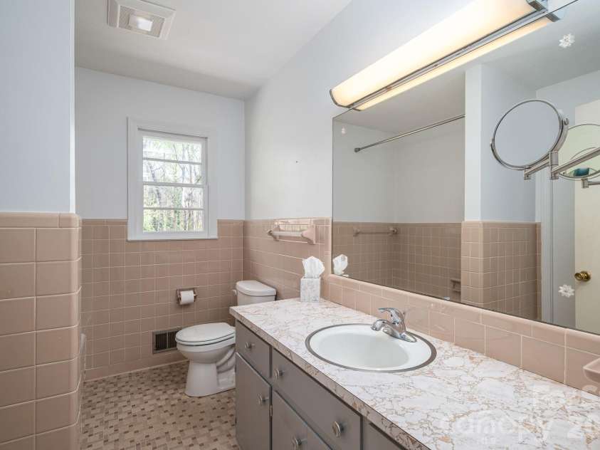 202 Clark Street, Morganton, NC 28655.  MLS# CAR4361129, YatesRealty ID 12835. Bath