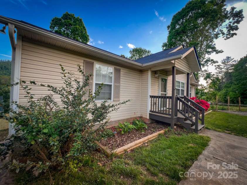 805 Reems Creek Road, Weaverville, NC 28787.  MLS# CAR4206802, YatesRealty ID 12835. 