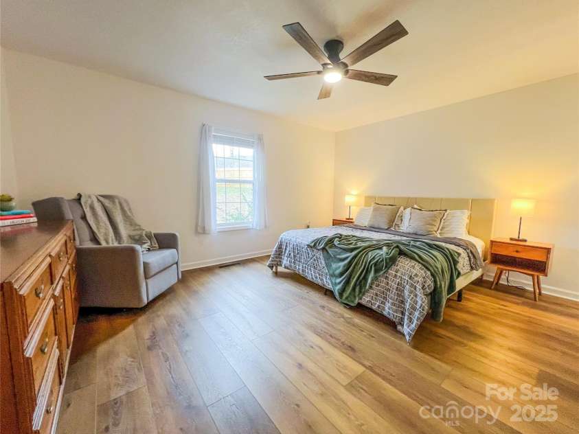 805 Reems Creek Road, Weaverville, NC 28787.  MLS# CAR4206802, YatesRealty ID 12835. Large primary suite.